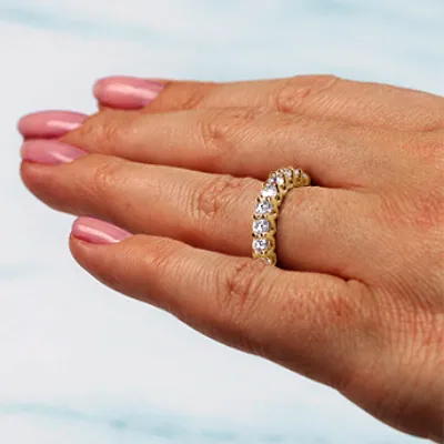 Yellow Gold Shared Prong Diamond Band jewelry store near me