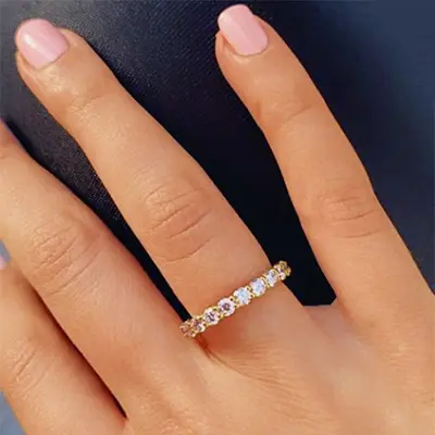 Yellow Gold Shared Prong Basket-Set Diamond Wedding Band jewelry store near me