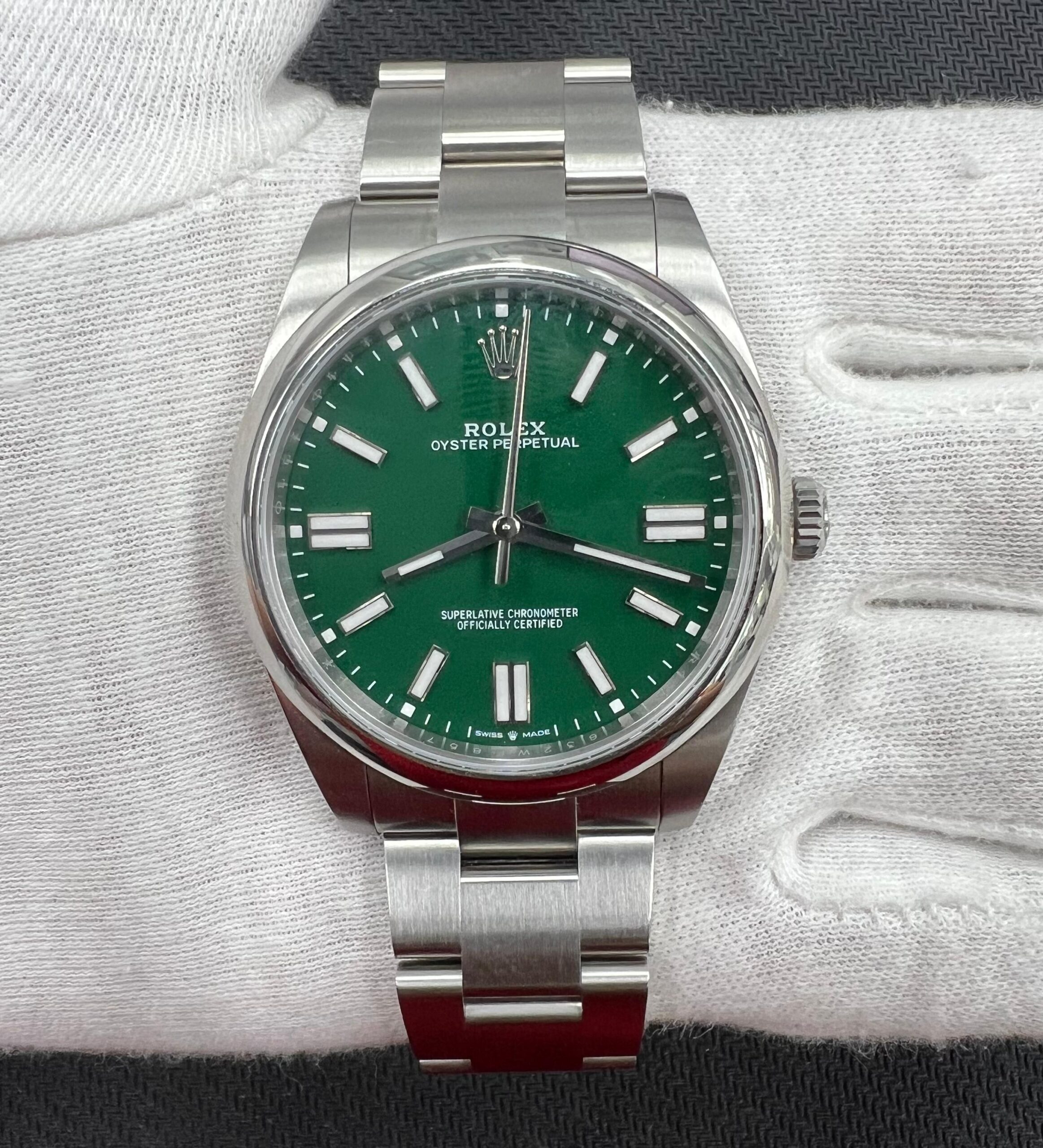 ROLEX OYSTER PERPETUAL 9832LW